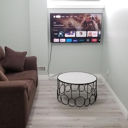 2 Bedroom Luxury Apartment Guelph Buitenkant foto